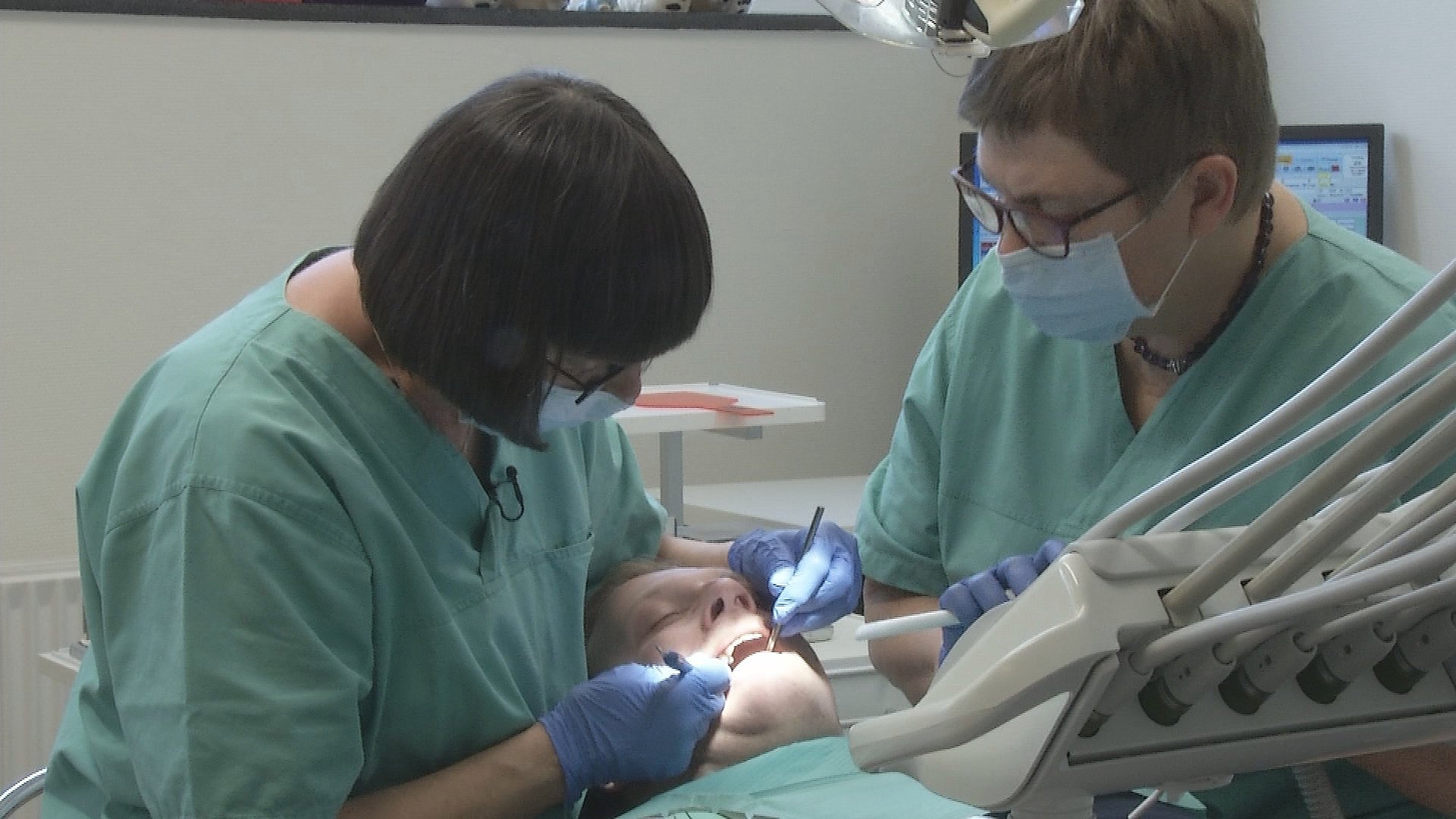 Av, min søde juletand - hjælpen er nær! | TV SYD