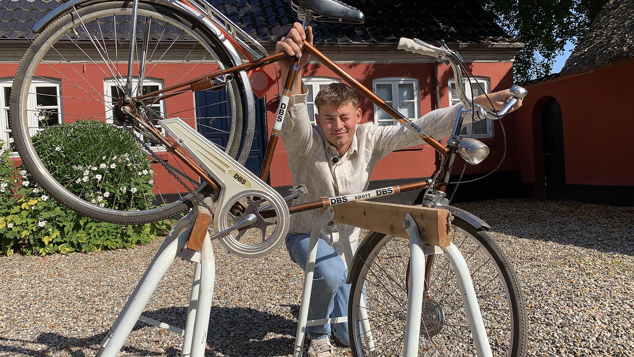 gamle cykler nyt liv og donerer til trængte familier: Jeg kan leve højt på taknemligheden i flere måneder | TV SYD