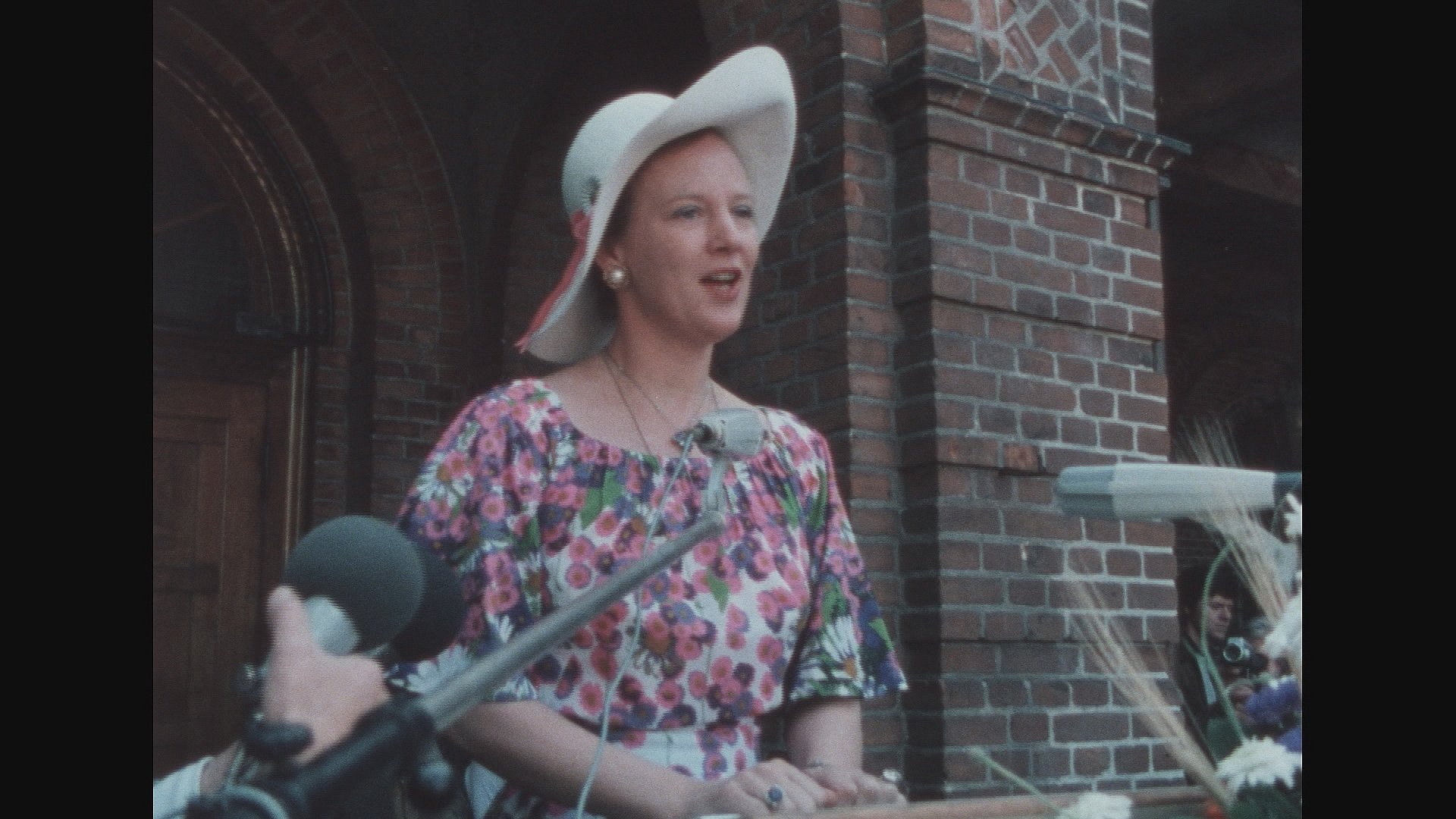 noget spor Jeg vil være stærk Se dokumentaren fra 1978: Derfor var dronningen første monark i 114 år i  Sydslesvig | TV SYD