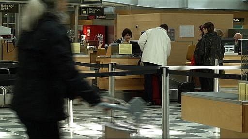 ulovlige våben afsløret i Billund Lufthavn | TV
