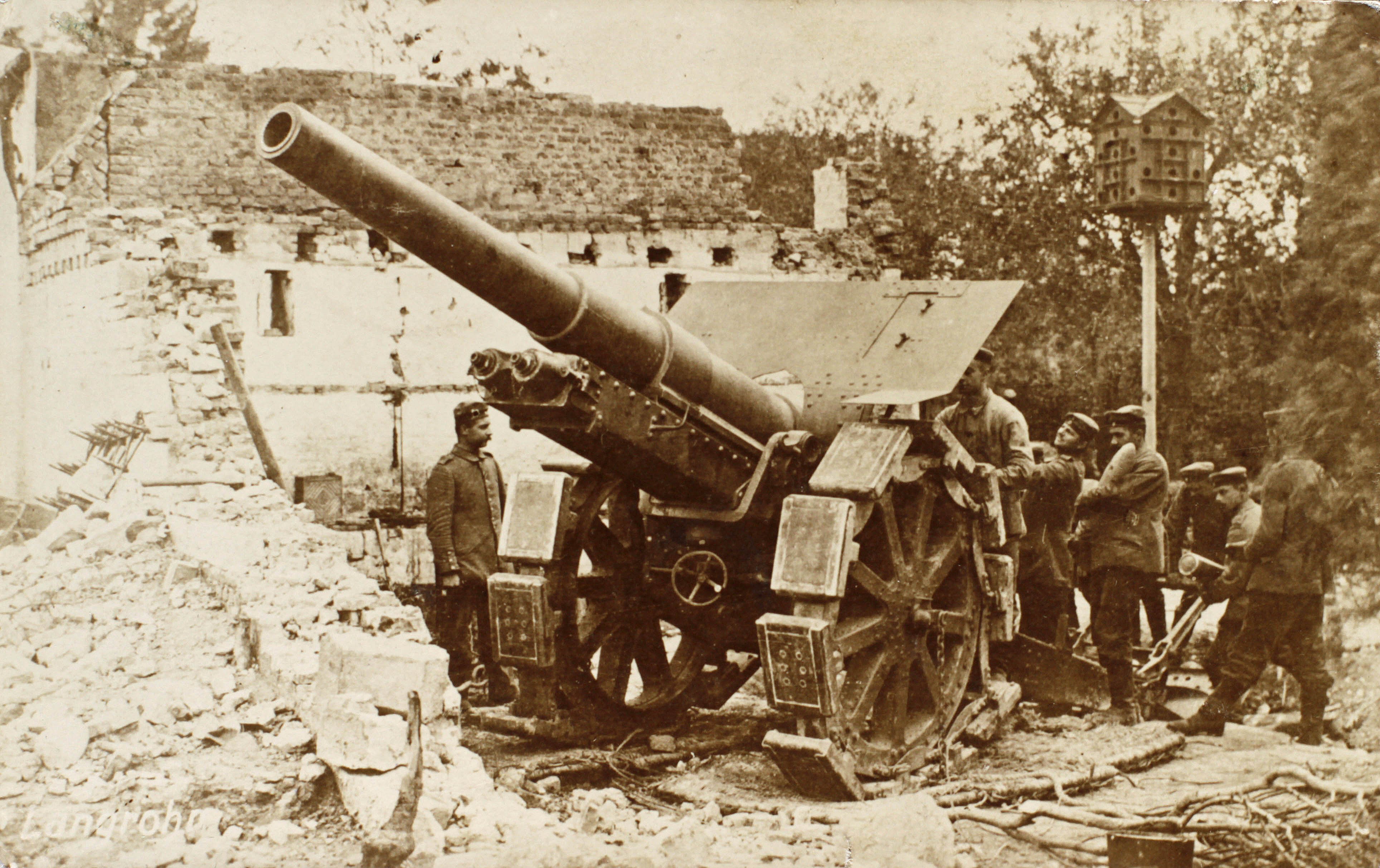 зенитка германии 1941. батарея 88-мм зенитная батарея. пушки первой мировой войны 1914-1918. двинулись орудия. советская артиллерия 1944.