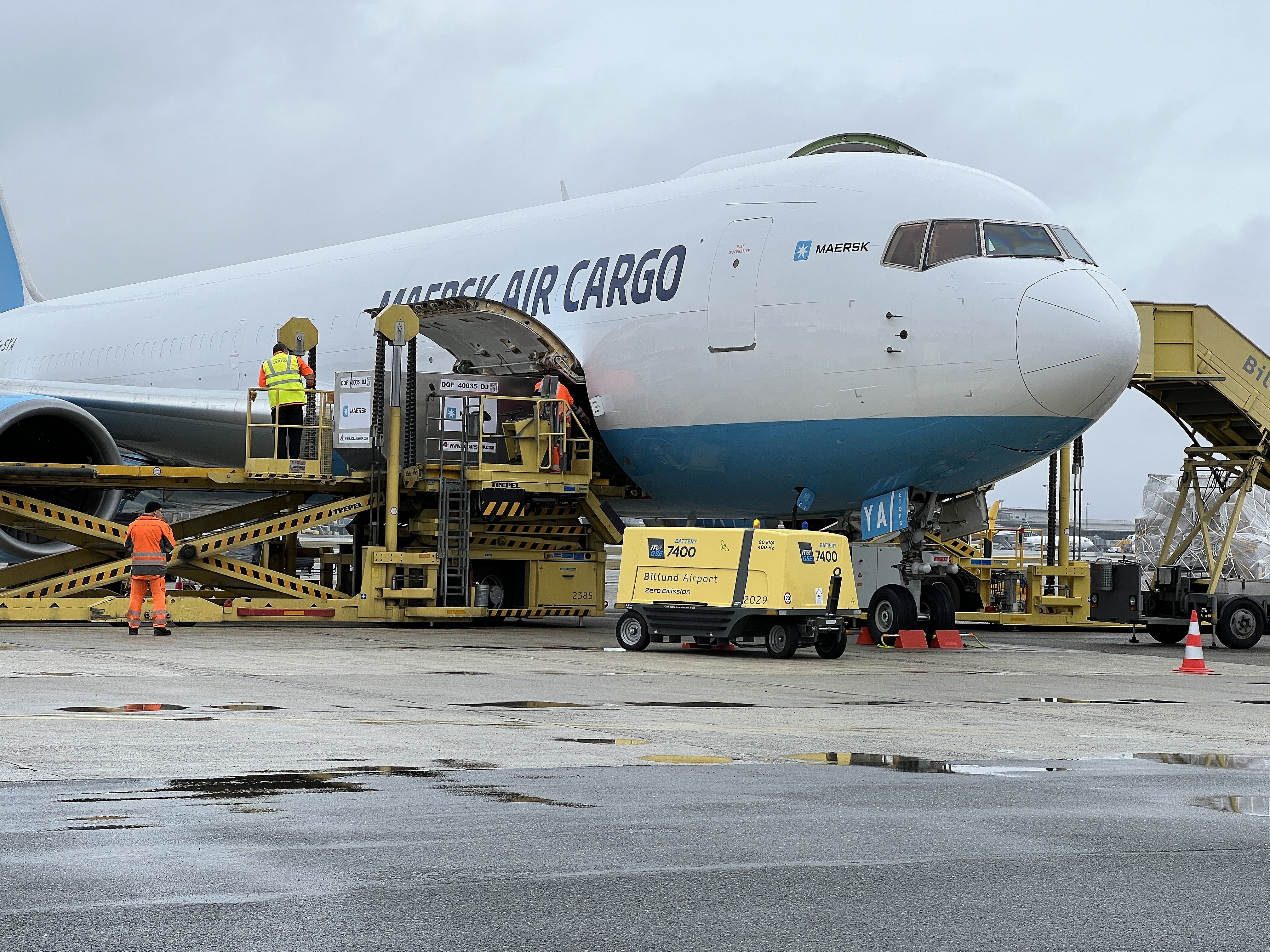 Billund er europæisk hjemsted for Mærsk - mandag lettede første fly mod Kina | TV SYD