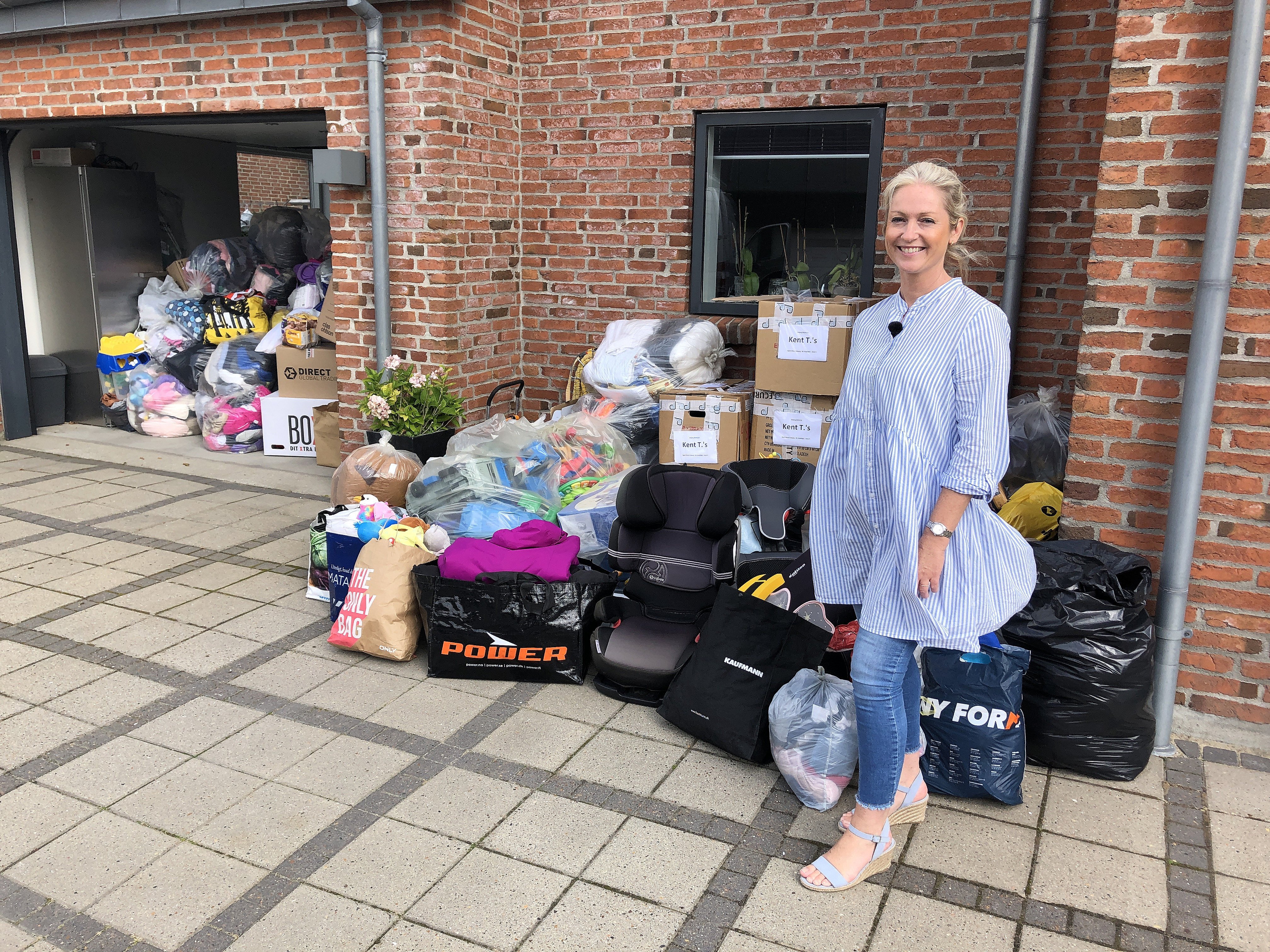 Susanne oplever overvældende succes: På tre dage er der indsamlet bunkevis af tøj og til afghanske flygtninge TV SYD