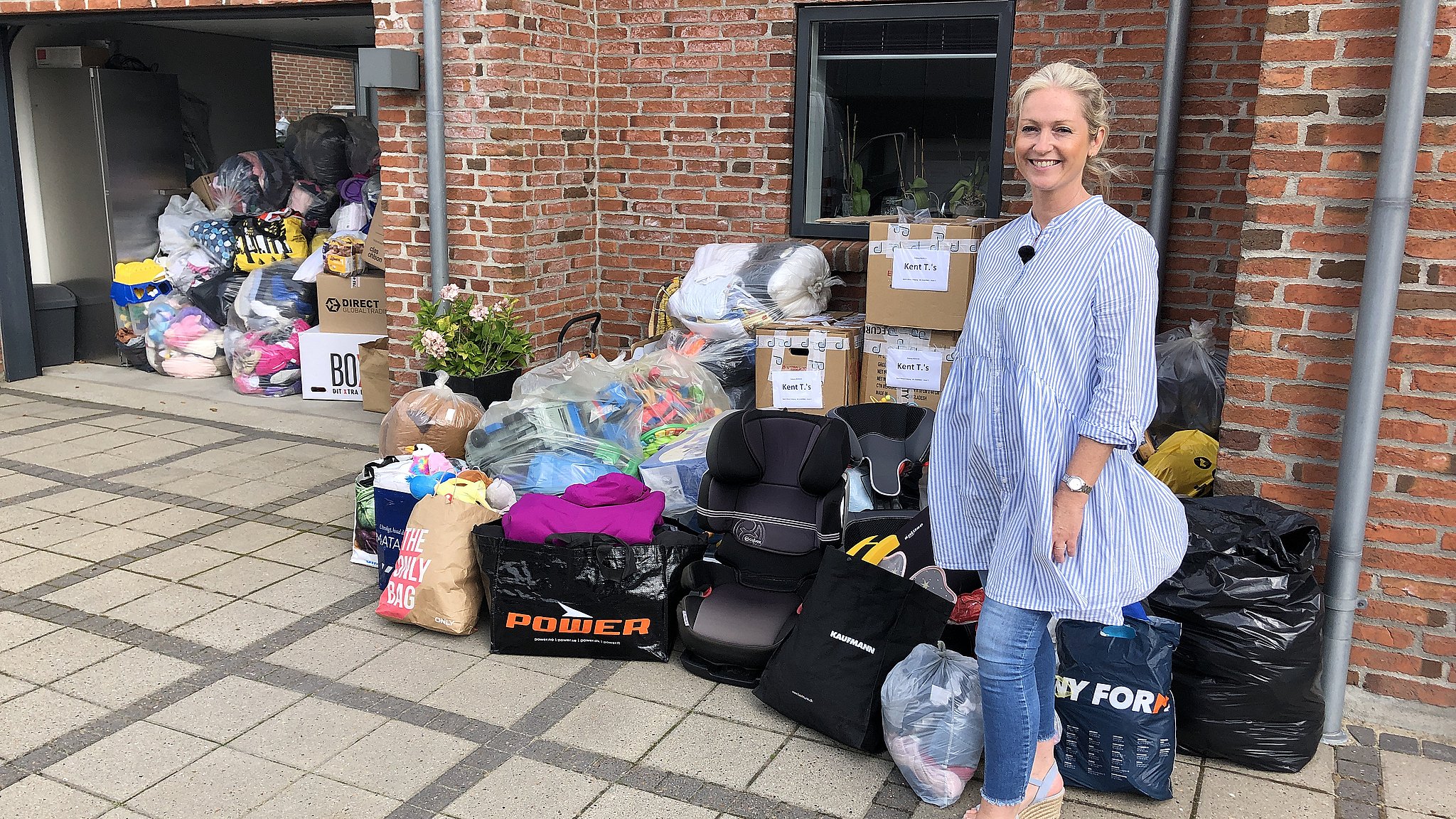 Susanne oplever overvældende succes: På tre dage er der indsamlet bunkevis af tøj og til afghanske flygtninge TV SYD