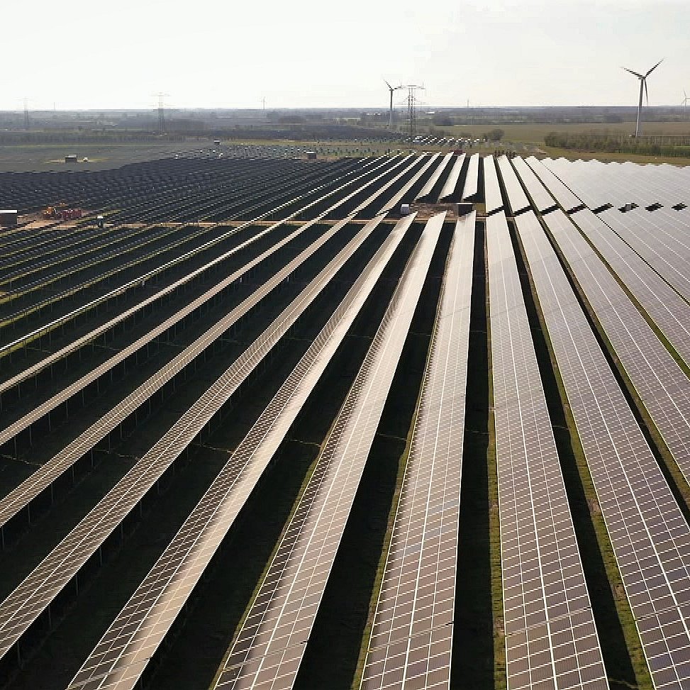 solceller solcellepark vedvarende energi strøm grøn omstilling hjolderup